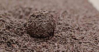 Picture of CHOCOLATE BROWN  SUGAR VERMICELLI  X 1 GRAM MIN ORDER 50G